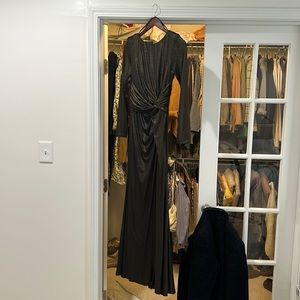Vince Camuto long dress. Beautiful and very flattering!